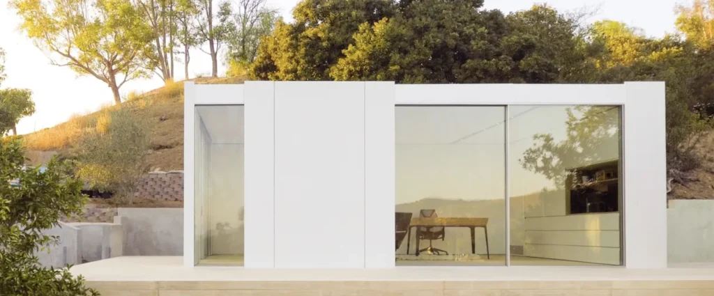 minimalist-aluminum-prefab-house